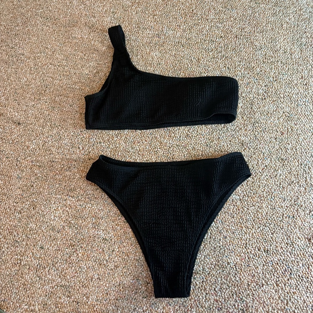 SHEIN Black One-Shoulder Bikini Set
